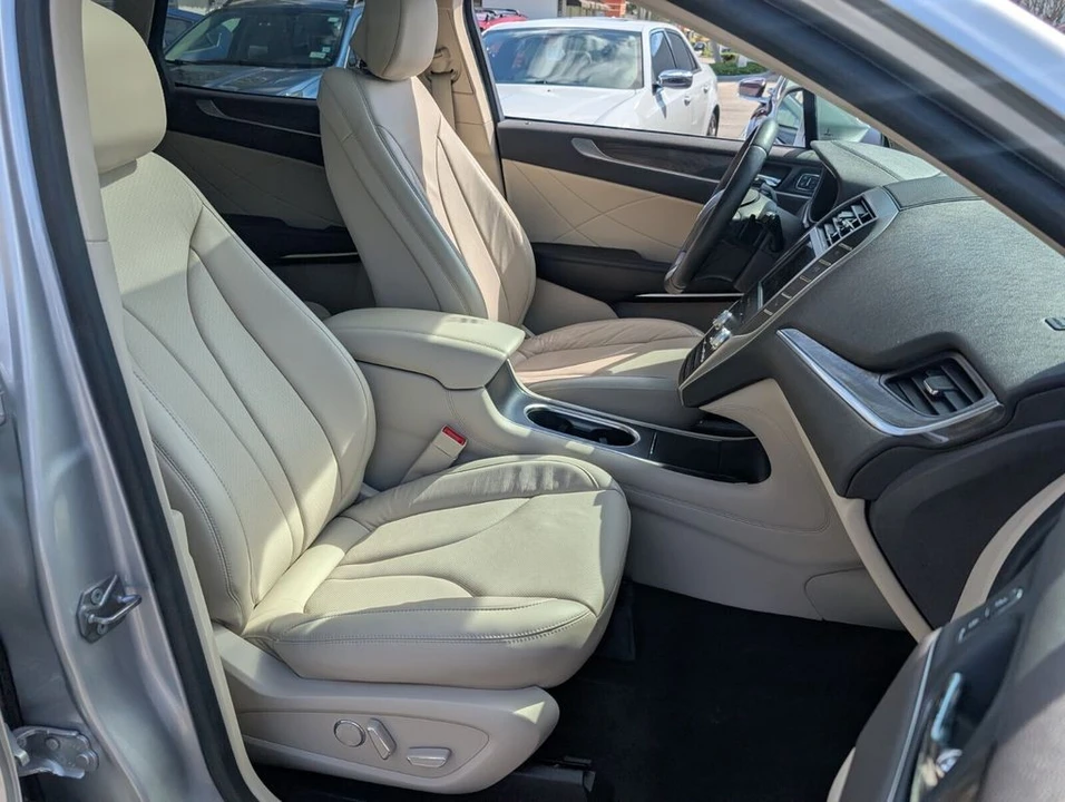 2019 Lincoln MKC - Image 16 of 21
