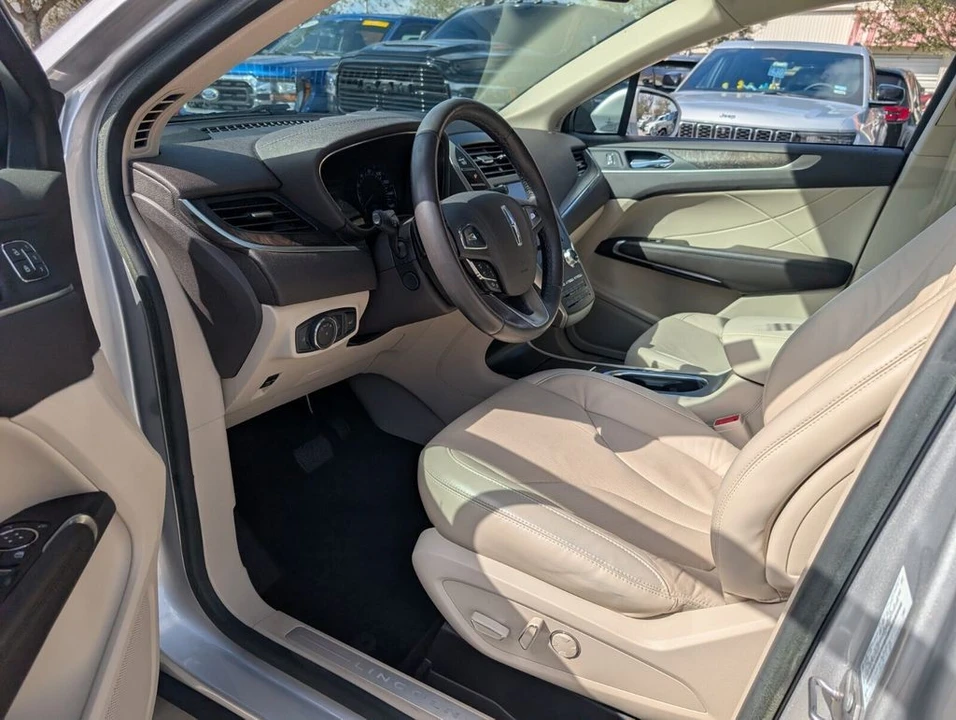 2019 Lincoln MKC - Image 11 of 21