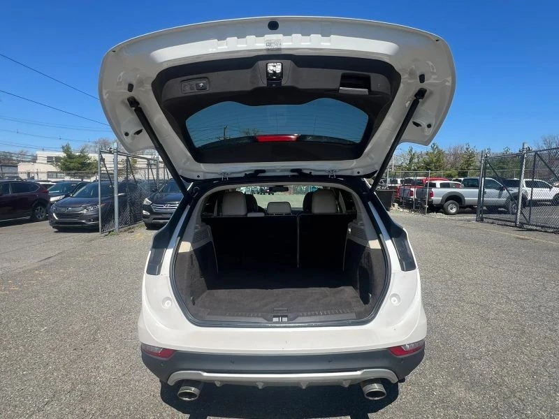 2019 Lincoln MKC - Image 9 of 12