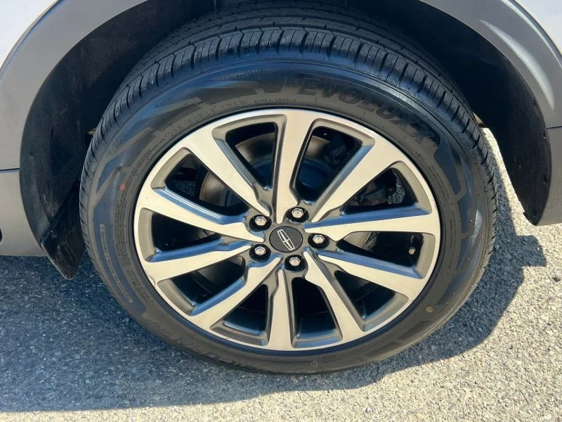 2019 Lincoln MKC - Image 11 of 12
