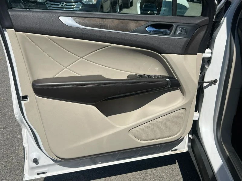 2019 Lincoln MKC - Image 12 of 12