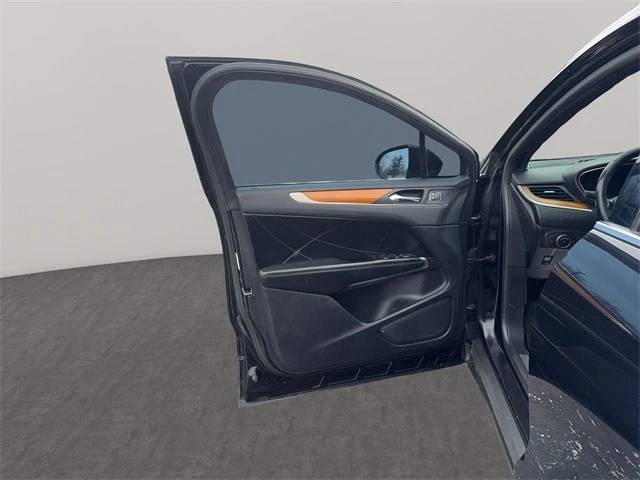 2019 Lincoln MKC - Image 11 of 12