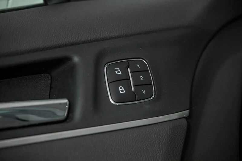 2019 Lincoln MKC - Image 16 of 31
