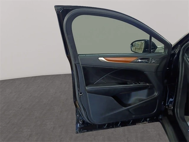 2019 Lincoln MKC - Image 11 of 12