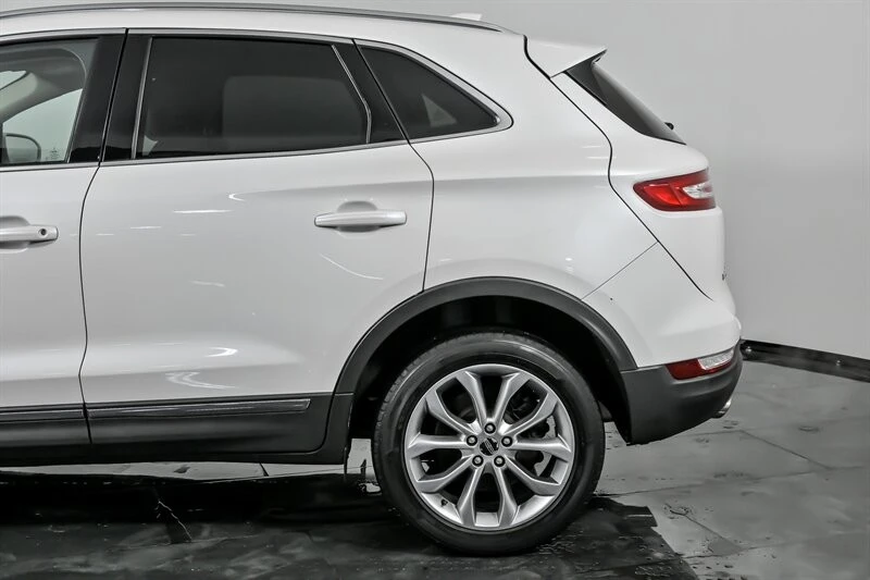 2019 Lincoln MKC - Image 8 of 12