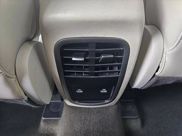 2019 Lincoln MKC - Image 17 of 21
