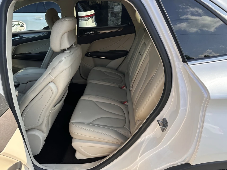2019 Lincoln MKC - Image 11 of 12