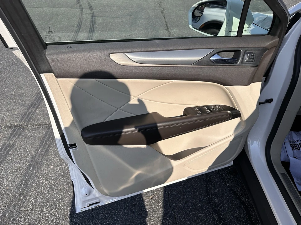 2019 Lincoln MKC - Image 9 of 12