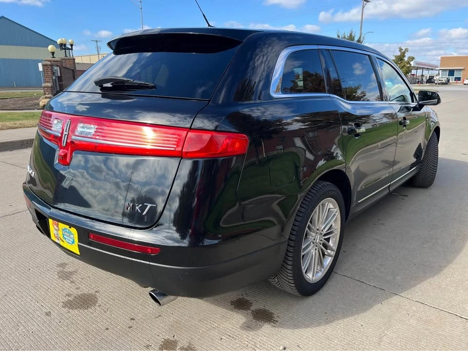 2019 Lincoln MKT - Image 7 of 18