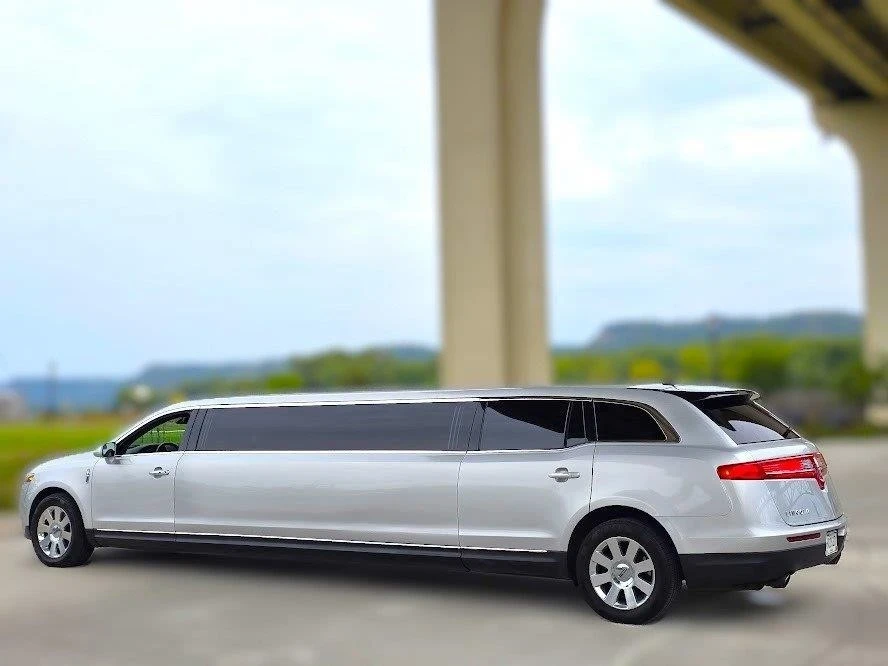 2019 Lincoln MKT - Image 3 of 20