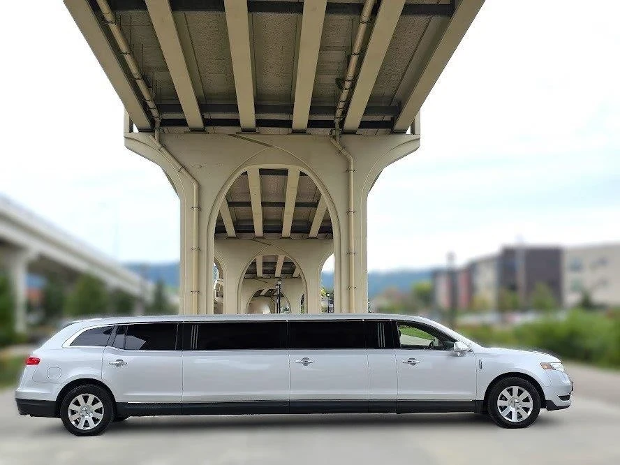 2019 Lincoln MKT - Image 8 of 20