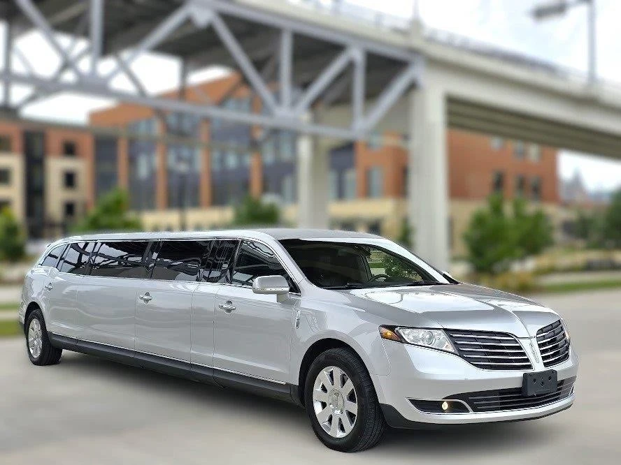 2019 Lincoln MKT - Image 10 of 20