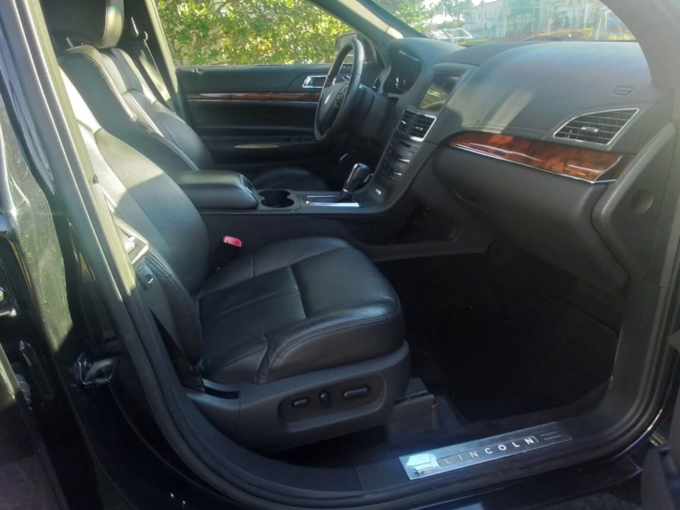 2019 Lincoln MKT - Image 10 of 21