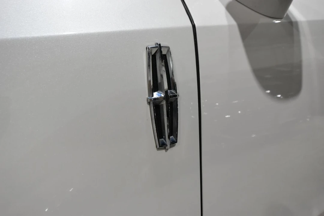 2019 Lincoln MKT - Image 6 of 12