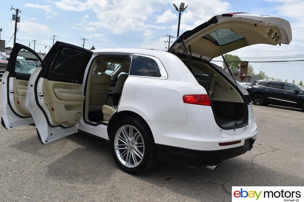 2019 Lincoln MKT - Image 18 of 21