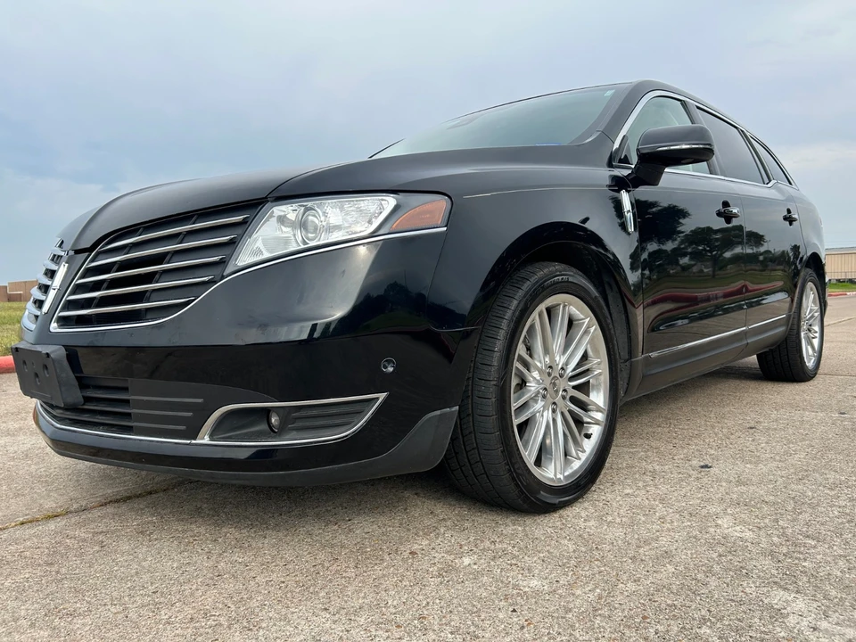 2019 Lincoln MKT - Image 10 of 20