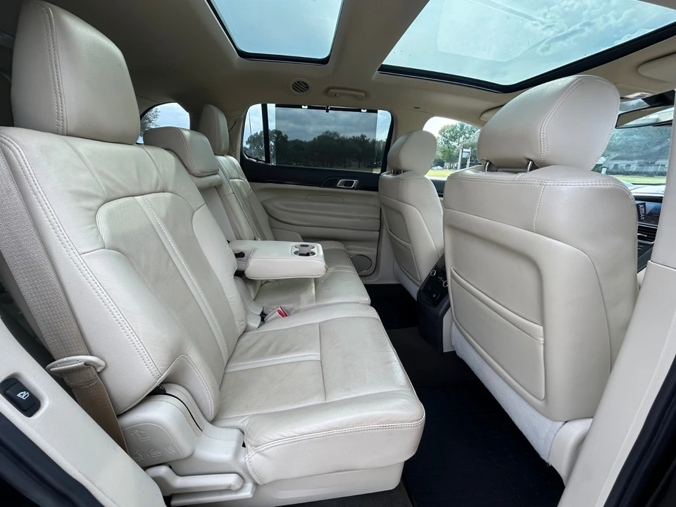 2019 Lincoln MKT - Image 18 of 20