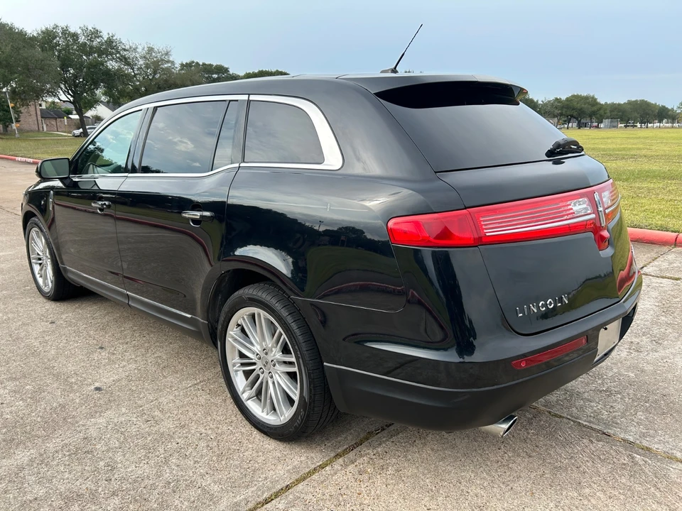 2019 Lincoln MKT - Image 3 of 20