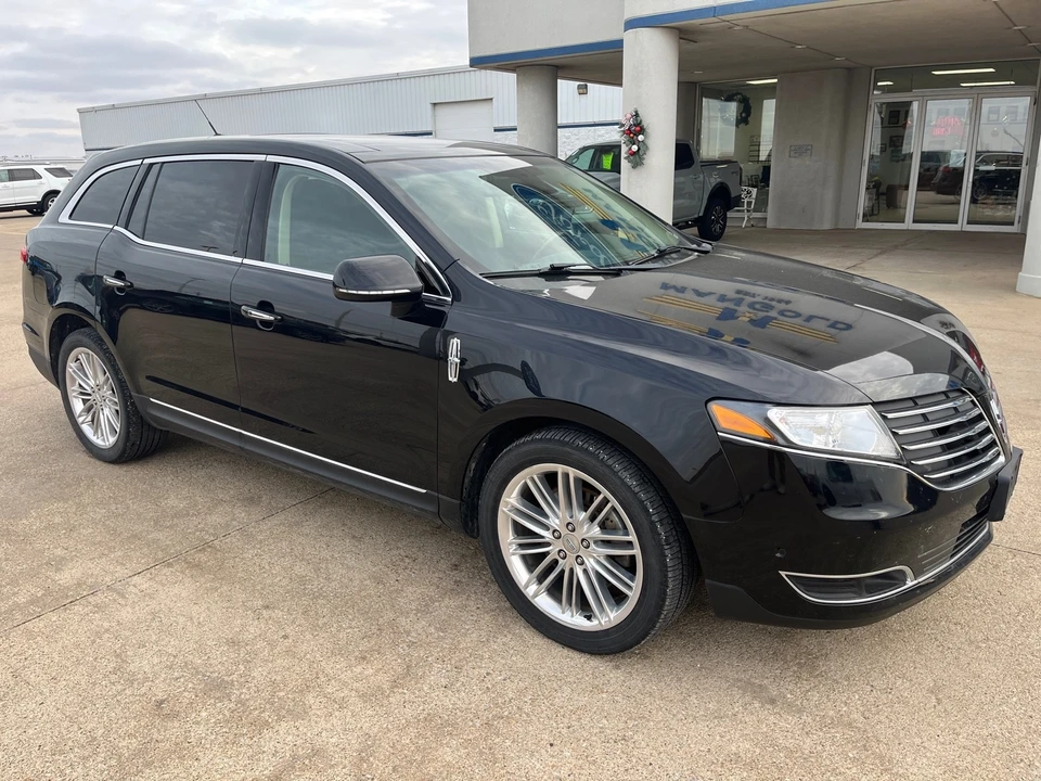 2019 Lincoln MKT - Image 2 of 12