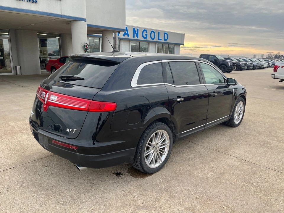 2019 Lincoln MKT - Image 8 of 12