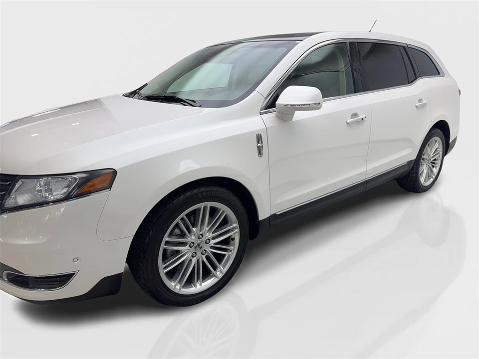 2019 Lincoln MKT - Image 11 of 12