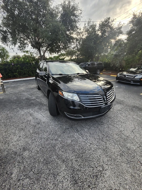 2019 Lincoln MKT - Image 2 of 21