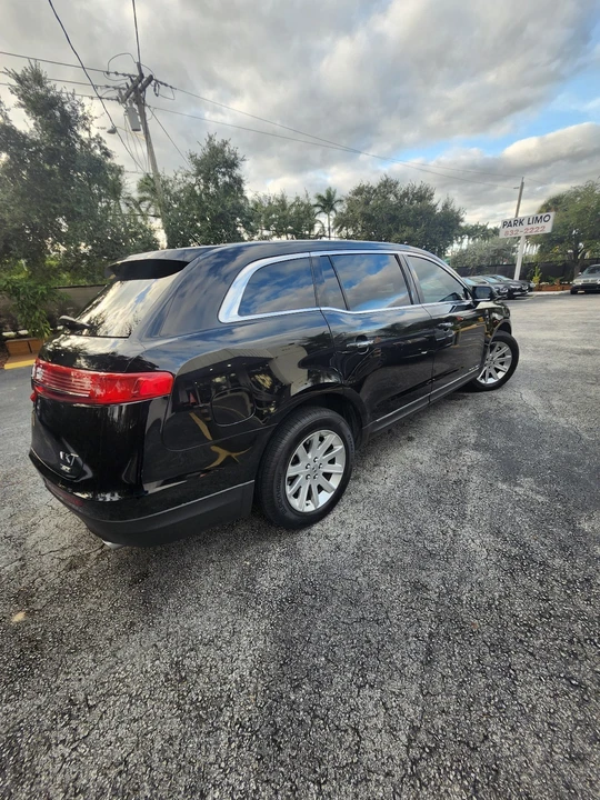 2019 Lincoln MKT - Image 4 of 21
