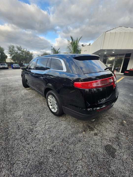 2019 Lincoln MKT - Image 8 of 21