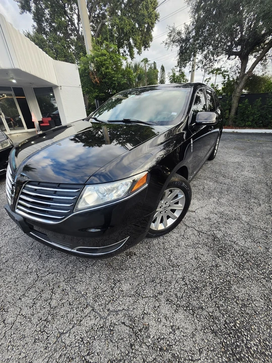 2019 Lincoln MKT - Image 10 of 21