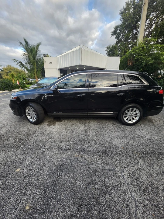 2019 Lincoln MKT - Image 9 of 21