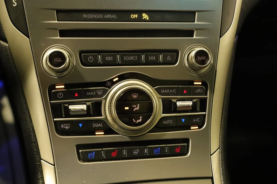 2019 Lincoln MKZ - Image 5 of 10