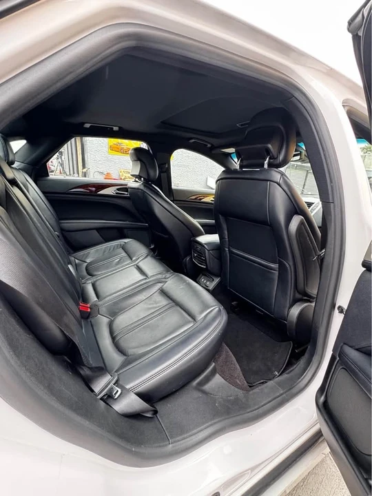 2019 Lincoln MKZ - Image 8 of 9