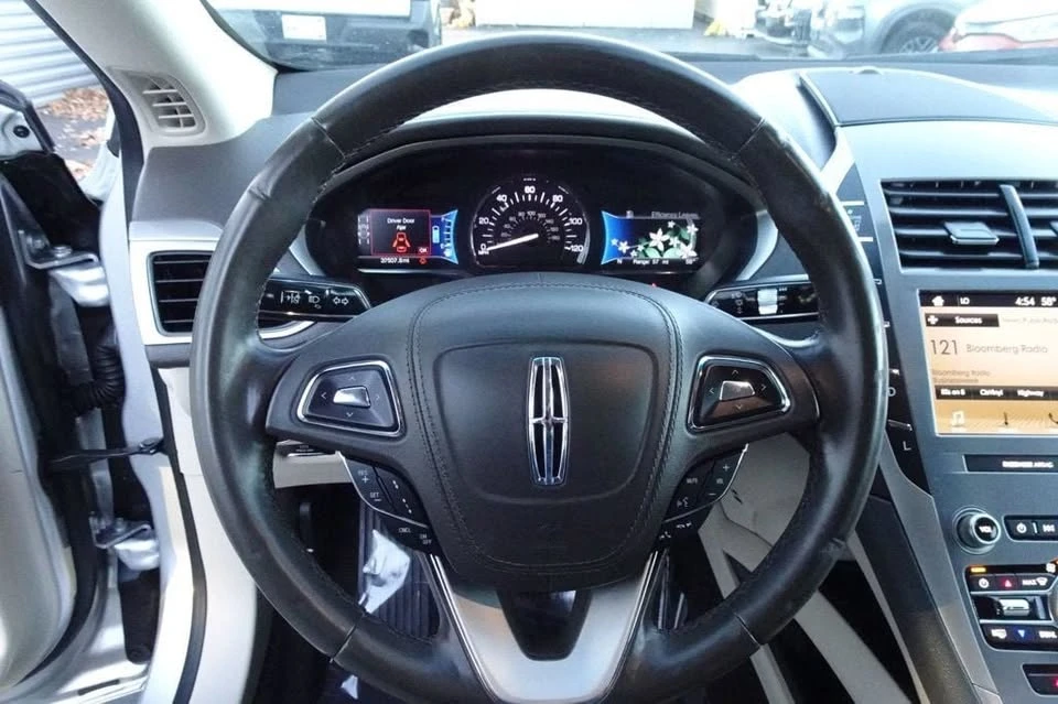 2019 Lincoln MKZ - Image 18 of 19