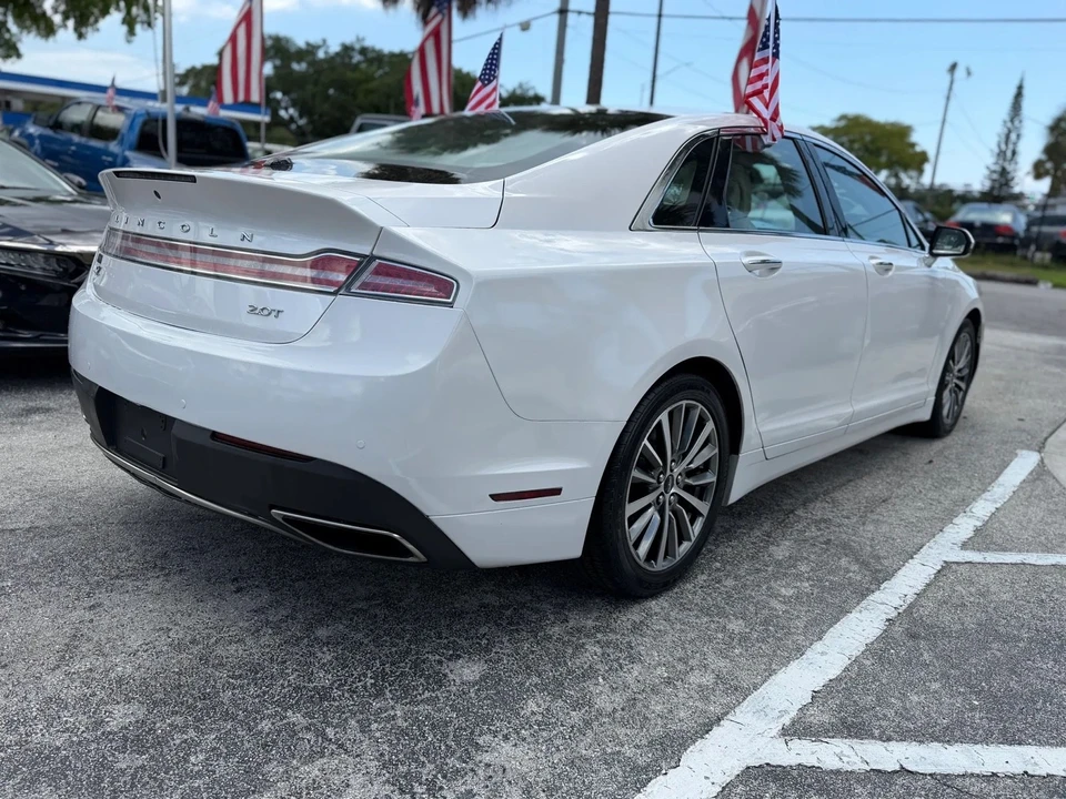2019 Lincoln MKZ - Image 8 of 31