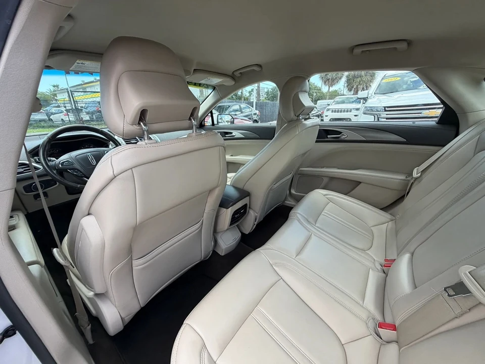 2019 Lincoln MKZ - Image 18 of 31