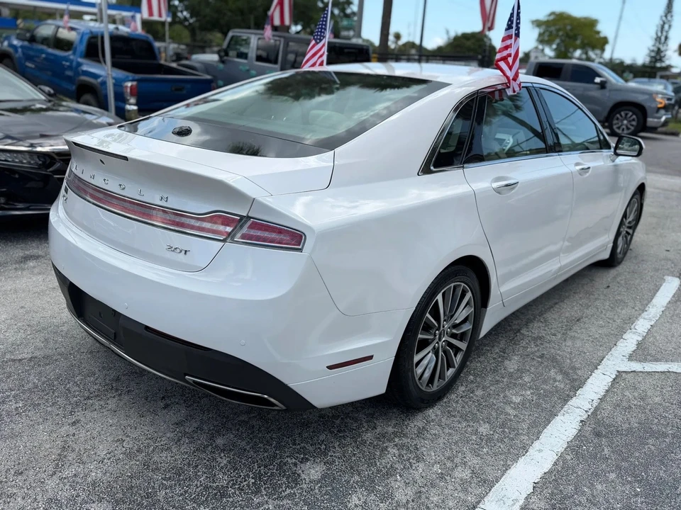 2019 Lincoln MKZ - Image 9 of 31