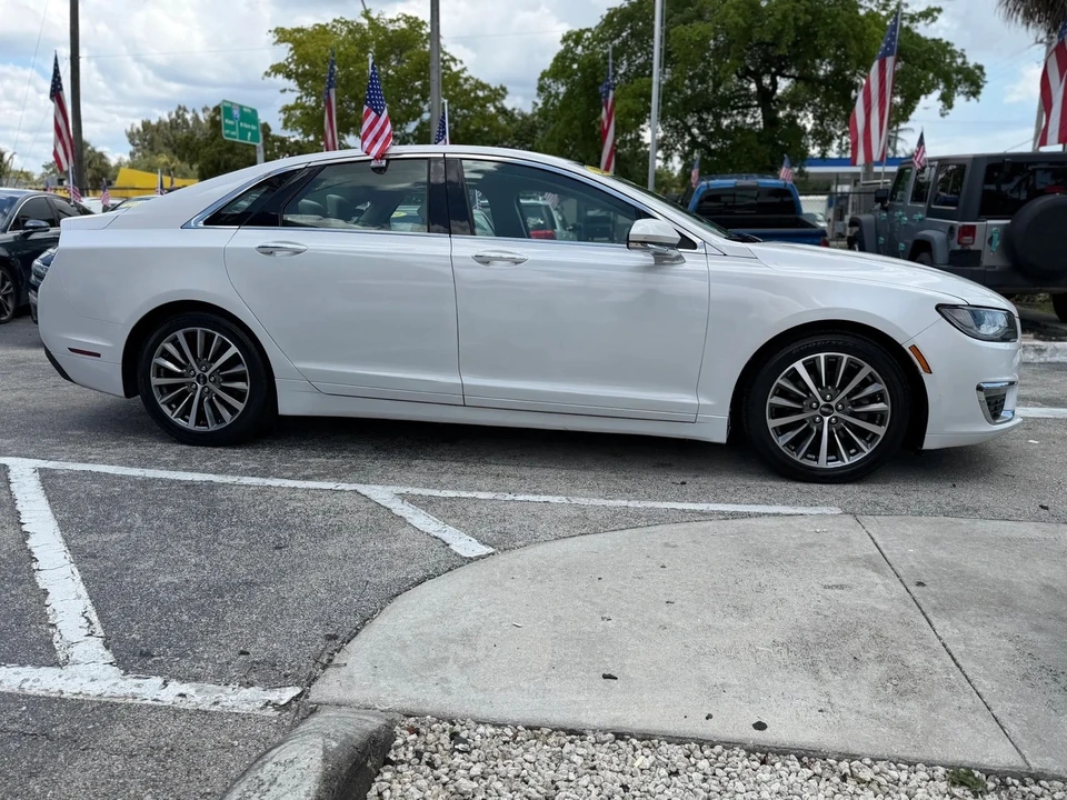 2019 Lincoln MKZ - Image 7 of 31