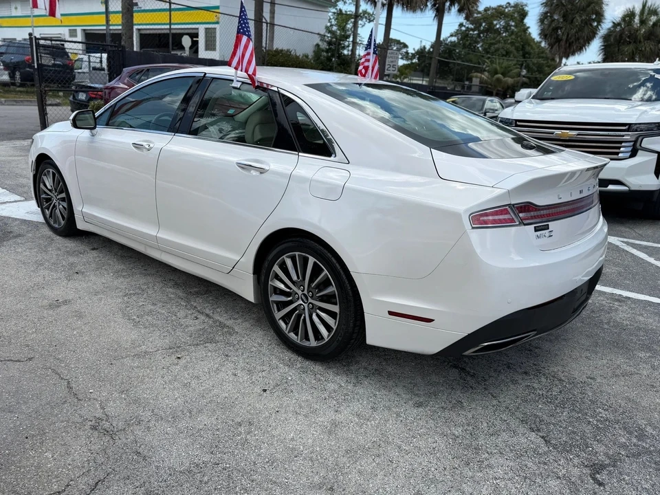 2019 Lincoln MKZ - Image 12 of 31