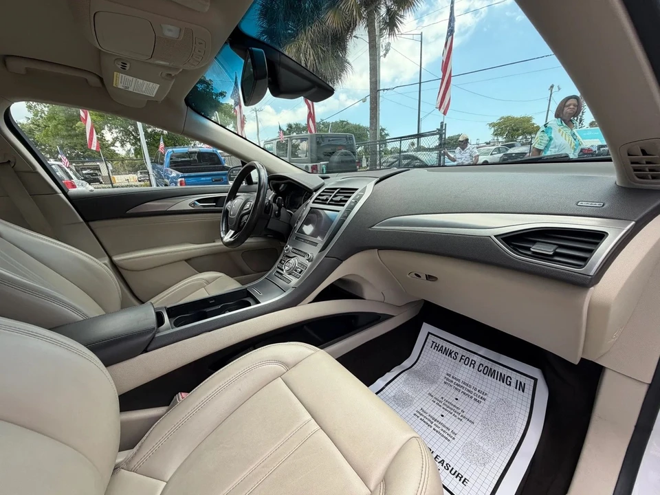 2019 Lincoln MKZ - Image 23 of 31
