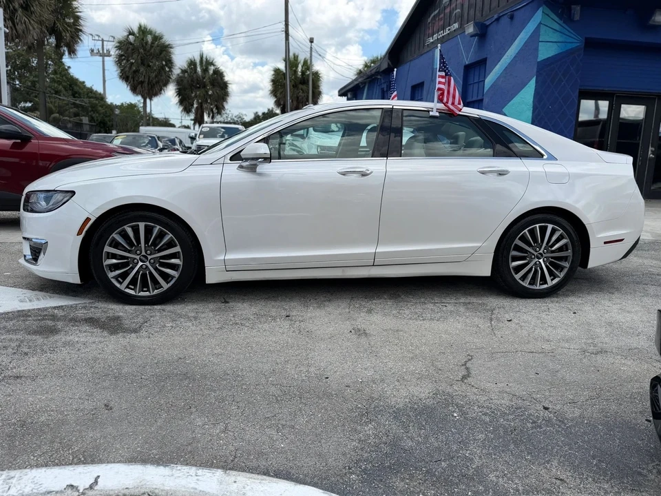 2019 Lincoln MKZ - Image 13 of 31