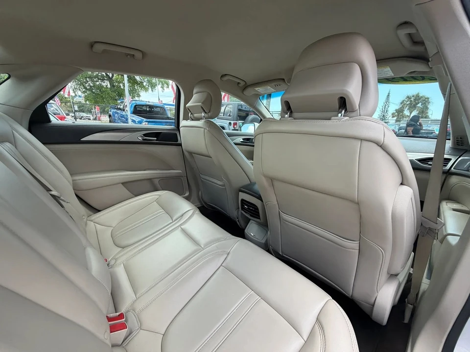 2019 Lincoln MKZ - Image 20 of 31
