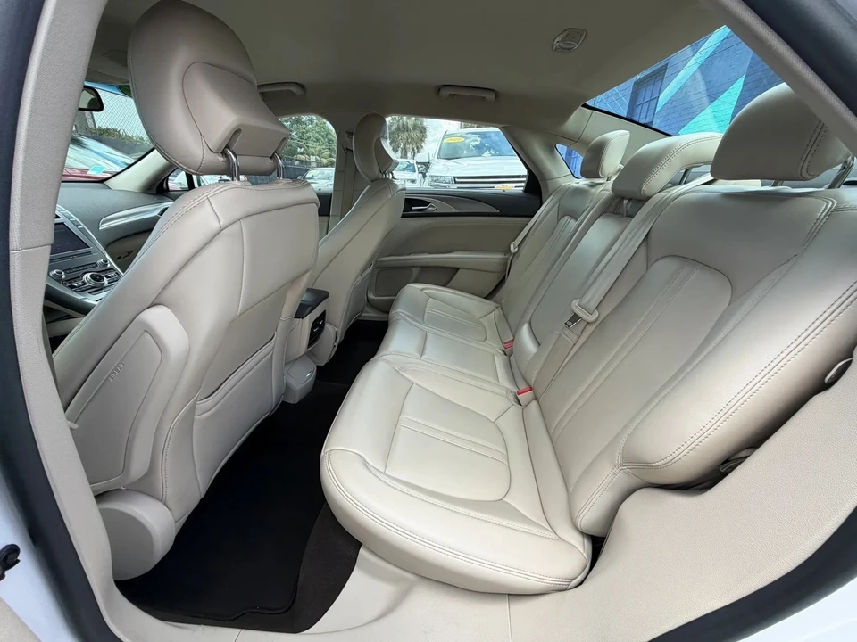 2019 Lincoln MKZ - Image 17 of 31