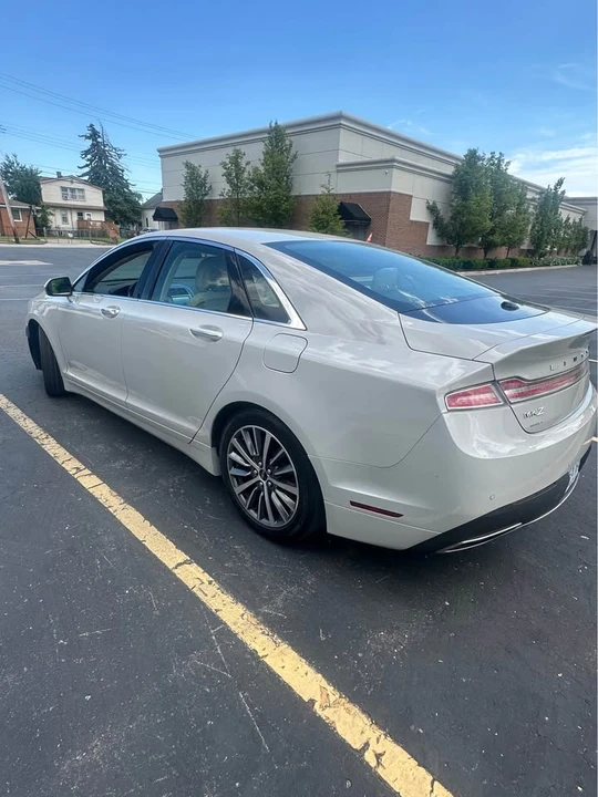 2019 Lincoln MKZ - Image 4 of 11