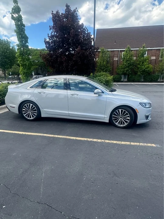 2019 Lincoln MKZ - Image 2 of 11