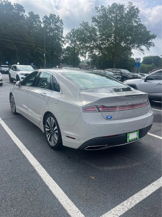 2019 Lincoln MKZ - Image 2 of 3