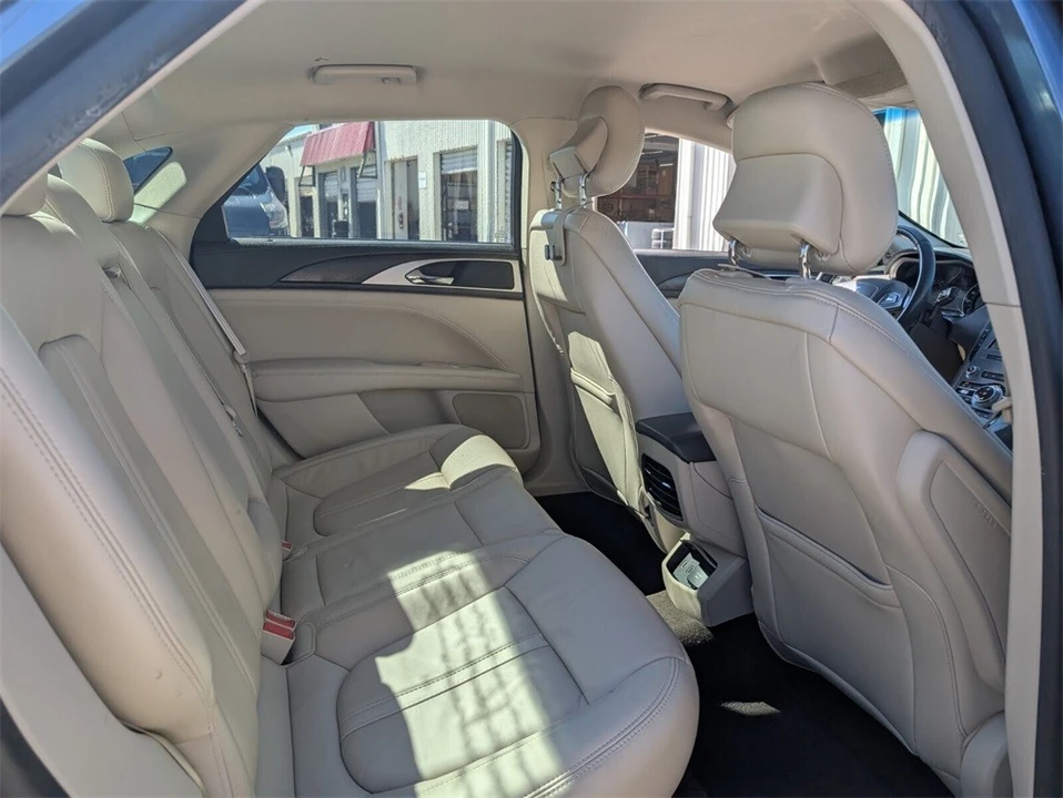 2019 Lincoln MKZ - Image 17 of 21