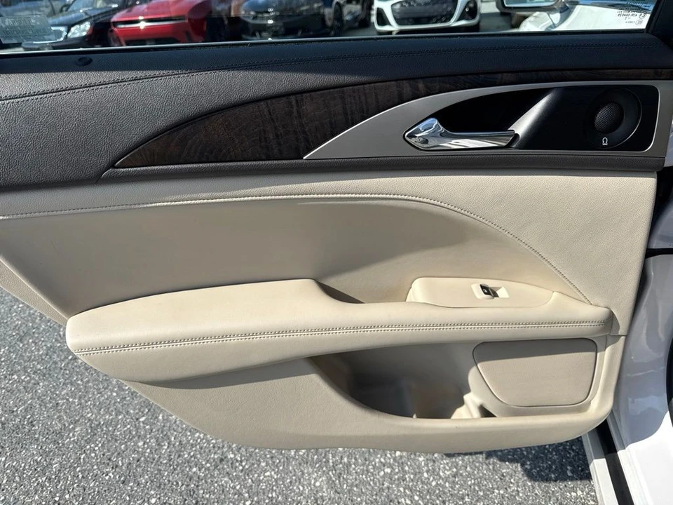 2019 Lincoln MKZ - Image 28 of 31