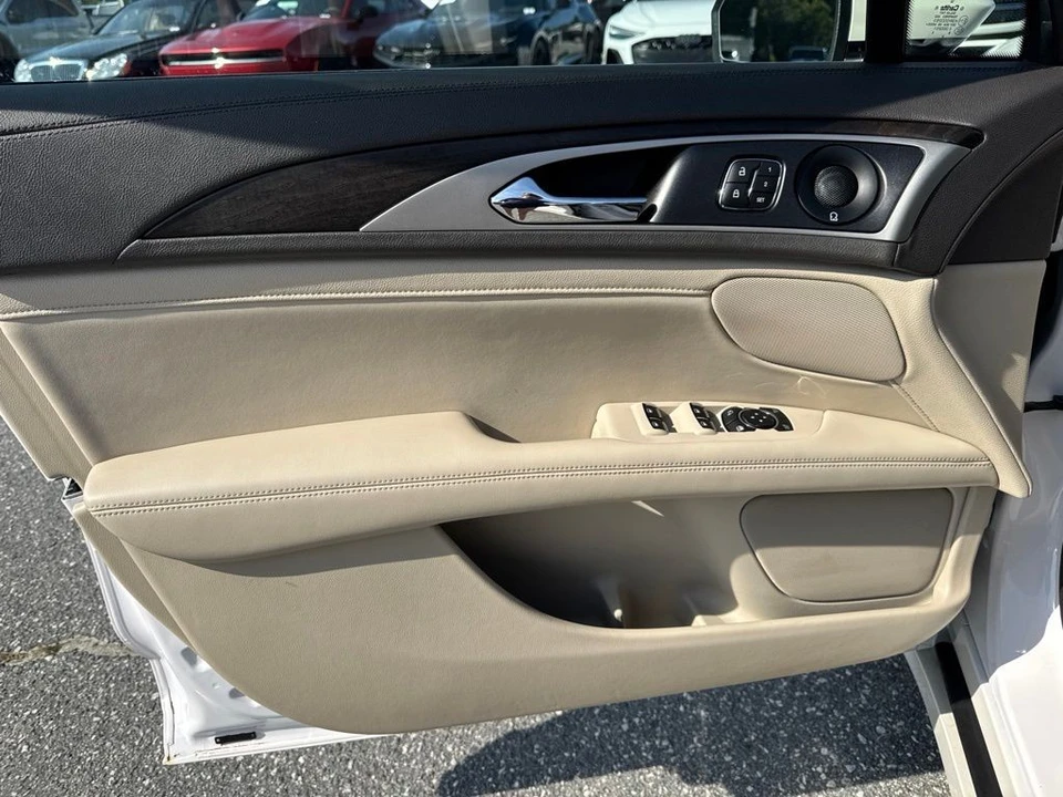 2019 Lincoln MKZ - Image 26 of 31