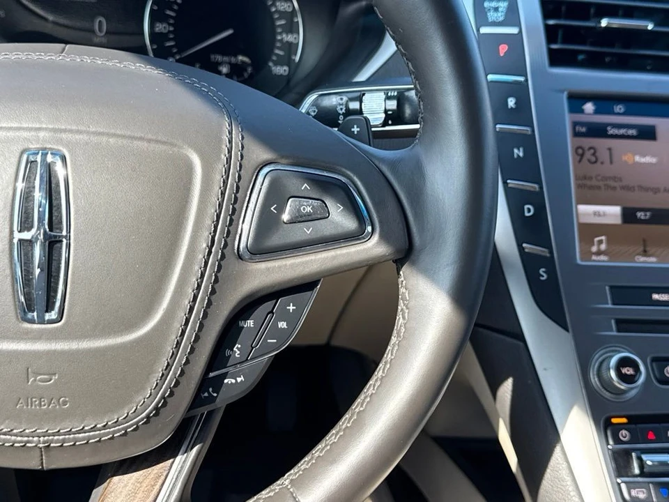 2019 Lincoln MKZ - Image 16 of 31