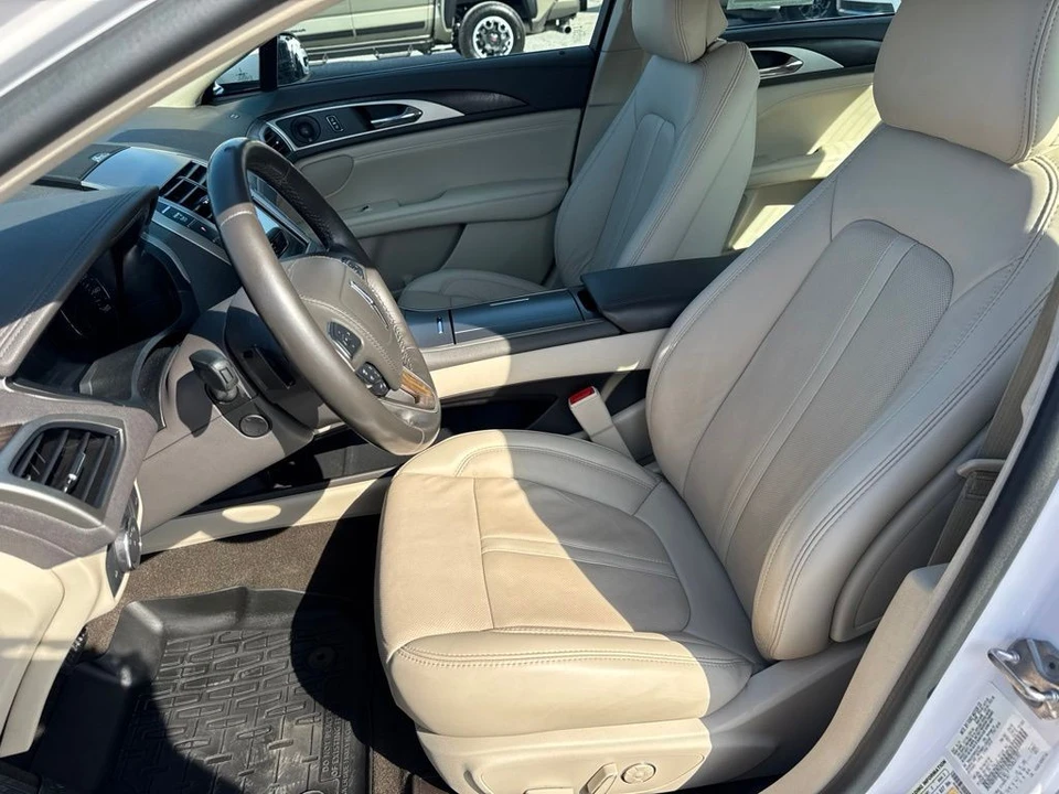 2019 Lincoln MKZ - Image 9 of 31